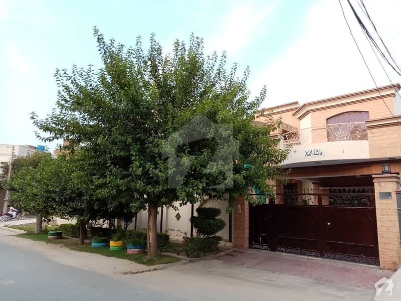 Ideally Located House Of 1 Kanal Is Available For Sale In Sahiwal