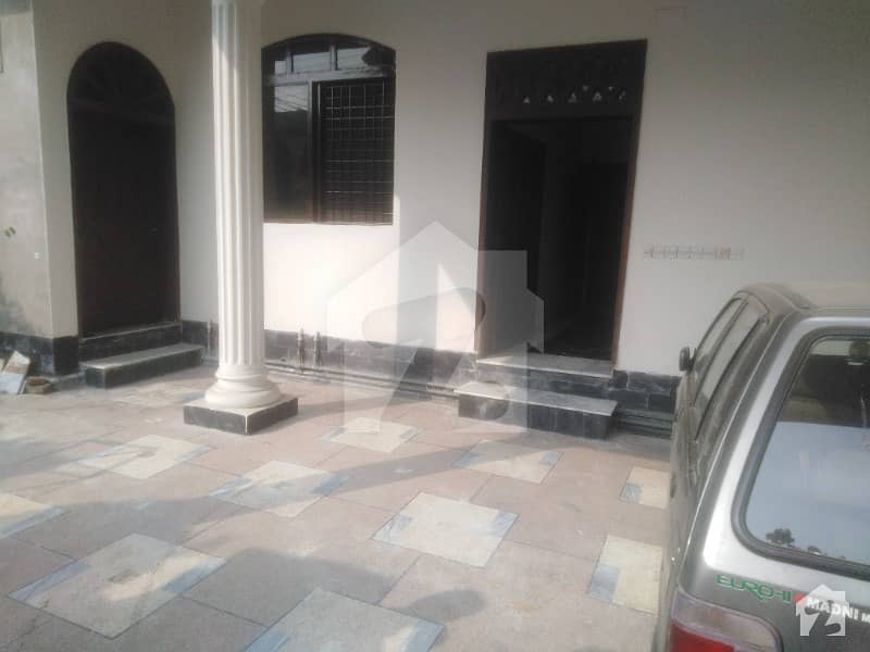 Upper Portion Sized 4500  Square Feet Is Available For Rent In Cantt