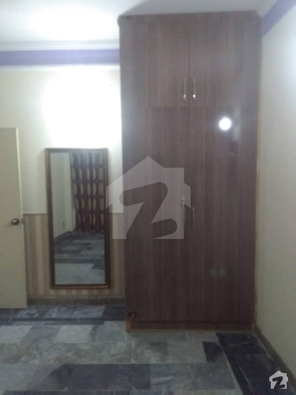 غازی روڈ کینٹ لاہور میں 2 کمروں کا 4 مرلہ فلیٹ 35 لاکھ میں برائے فروخت۔