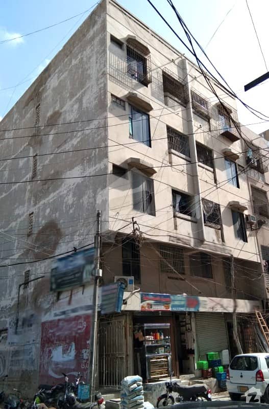 ڈی ایچ اے فیز 4 ڈی ایچ اے کراچی میں 8 مرلہ عمارت 10 کروڑ میں برائے فروخت۔