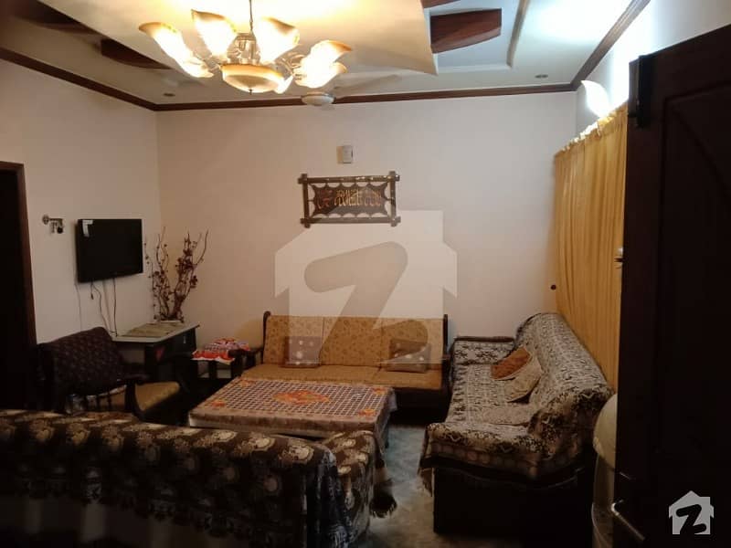 جوہر ٹاؤن فیز 2 جوہر ٹاؤن لاہور میں 4 کمروں کا 5 مرلہ مکان 1.45 کروڑ میں برائے فروخت۔
