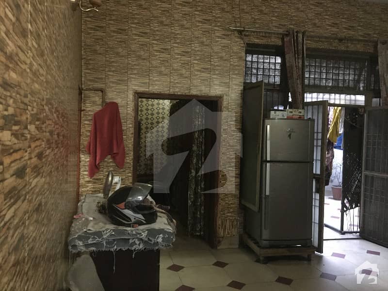 محمود بوٹی لاہور میں 2 کمروں کا 5 مرلہ مکان 80 لاکھ میں برائے فروخت۔