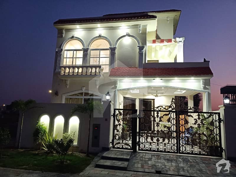 Spanish Hot Location Next To Corner 8 Marla Superb House For Sale At Reasonable Price