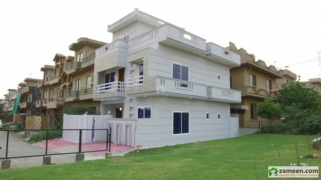 Brand New 25X40 Proper Corner With 8 Marla Extra Land In G13 Islamabad