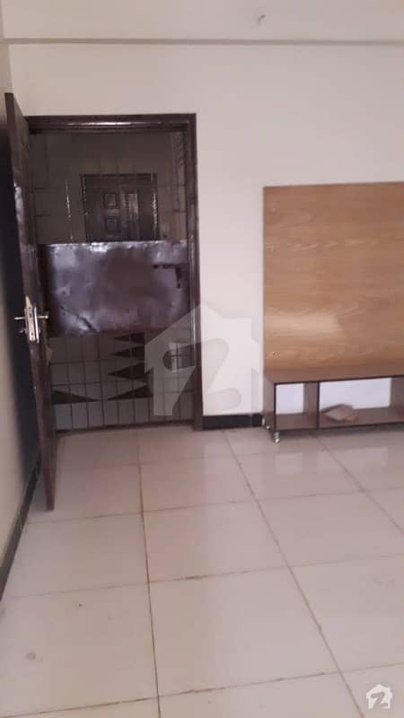 Ideally Located Flat For Sale In Nazimabad Available