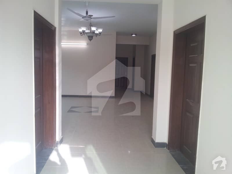 3 Bed Apartment Available For Rent