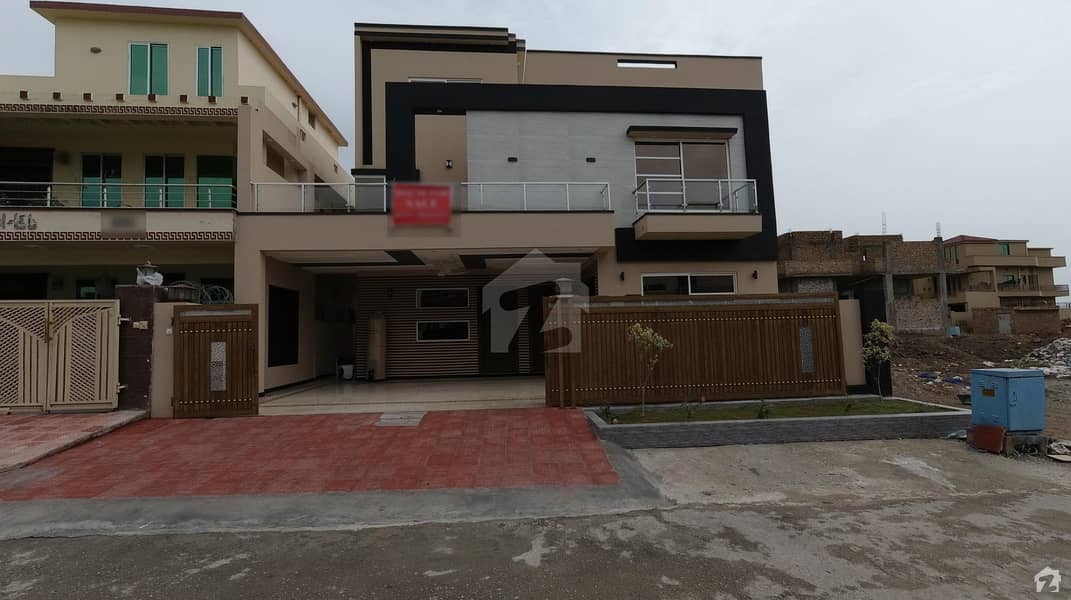 میڈیا ٹاؤن ۔ بلاک ڈی میڈیا ٹاؤن راولپنڈی میں 6 کمروں کا 10 مرلہ مکان 3.2 کروڑ میں برائے فروخت۔