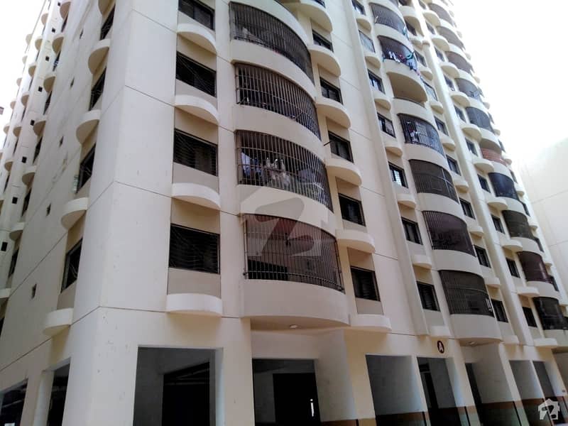 West Open 2400 Sq. ft Flat Is Available For Rent