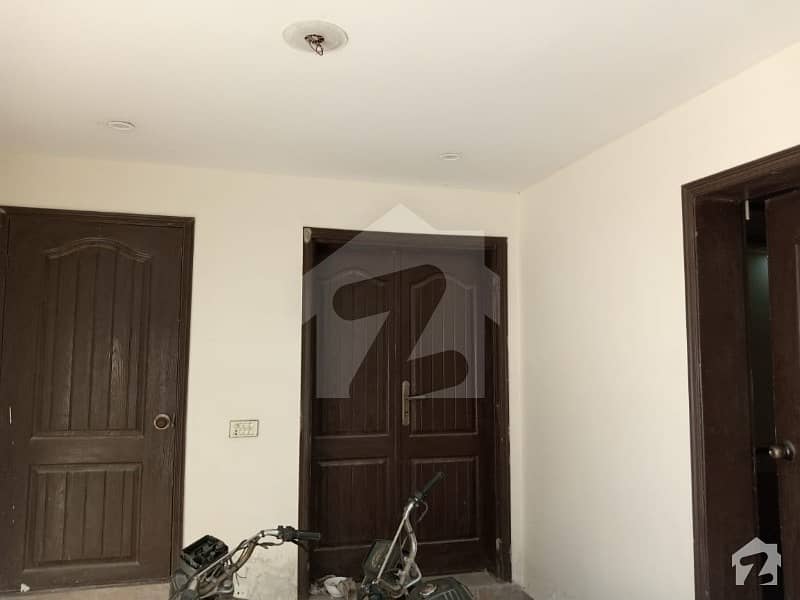 بحریہ ٹاؤن سیکٹر سی بحریہ ٹاؤن لاہور میں 3 کمروں کا 6 مرلہ مکان 1.1 کروڑ میں برائے فروخت۔