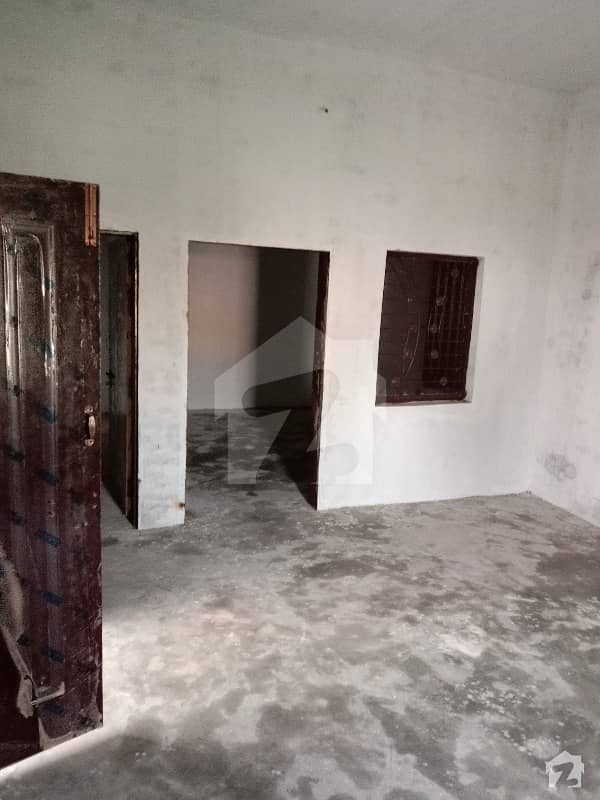 House Of 900  Square Feet Available In Khayam Street