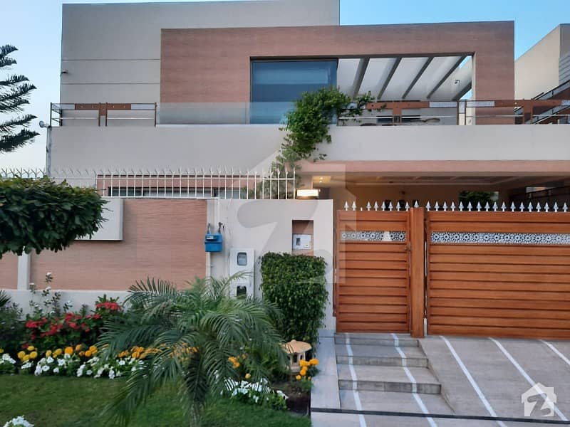 1 Kanal House (owner Build And Currently Living) Available For Sale In