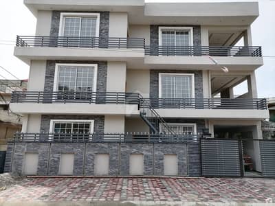 14 Marla House Ideally Situated In Satellite Town 14 Marla House Ideally Situated In Satellite Town
