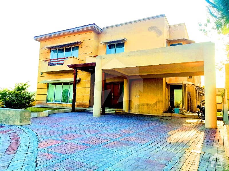 1 Kanal Corner Height Location Villa Is Available For Sale