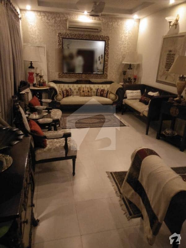 ماڈل ٹاؤن ۔ بلاک ڈی ماڈل ٹاؤن لاہور میں 3 کمروں کا 10 مرلہ مکان 75 ہزار میں کرایہ پر دستیاب ہے۔