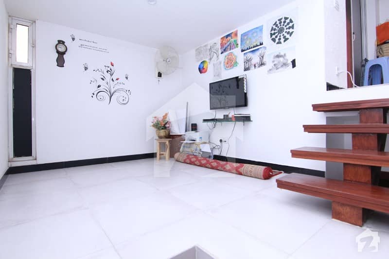 عمار کینیان ویوز - الما 1 بلاک عمارکینیان ویوز اسلام آباد میں 4 کمروں کا 14 مرلہ مکان 3.2 کروڑ میں برائے فروخت۔