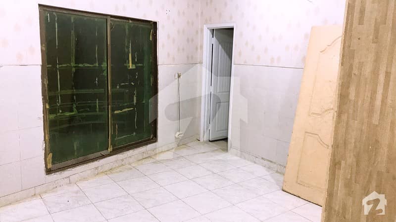 مزنگ لاہور میں 2 کمروں کا 3 مرلہ فلیٹ 30 ہزار میں کرایہ پر دستیاب ہے۔