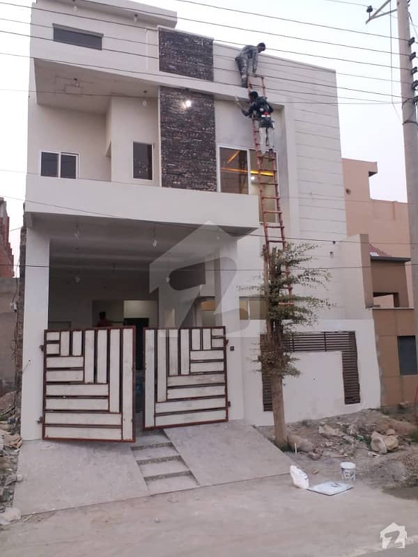 غالب سٹی فیصل آباد میں 3 کمروں کا 4 مرلہ مکان 90 لاکھ میں برائے فروخت۔