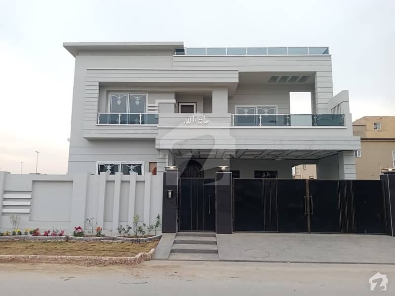 1 Kanal Well Furnished House For Sale