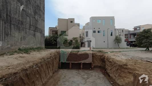 بحریہ ٹاؤن سیکٹرڈی بحریہ ٹاؤن لاہور میں 1 کمرے کا 2 مرلہ فلیٹ 44.99 لاکھ میں برائے فروخت۔ بحریہ ٹاؤن سیکٹرڈی بحریہ ٹاؤن لاہور میں 1 کمرے کا 2 مرلہ فلیٹ 44.99 لاکھ میں برائے فروخت۔