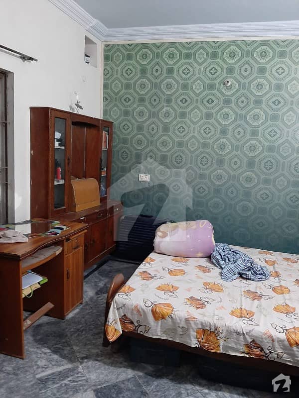 آفیسرز کالونی 2 فیصل آباد میں 3 کمروں کا 3 مرلہ مکان 70 لاکھ میں برائے فروخت۔