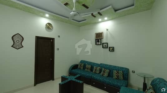 پی آئی بی کالونی کراچی میں 3 کمروں کا 5 مرلہ فلیٹ 1 کروڑ میں برائے فروخت۔