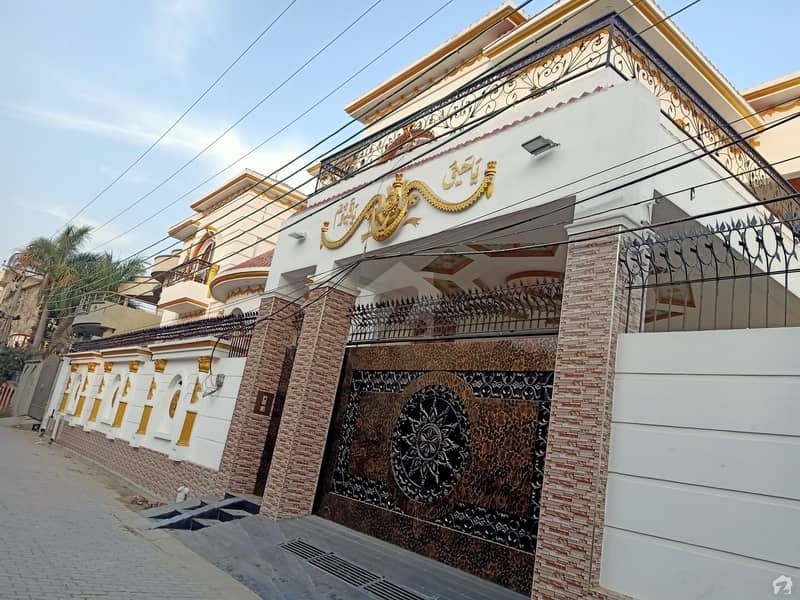 16 Marla House In Central Rashid Colony For Sale
