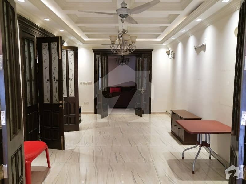 ماڈل ٹاؤن ۔ بلاک ای ماڈل ٹاؤن لاہور میں 6 کمروں کا 2 کنال مکان 3.25 لاکھ میں کرایہ پر دستیاب ہے۔