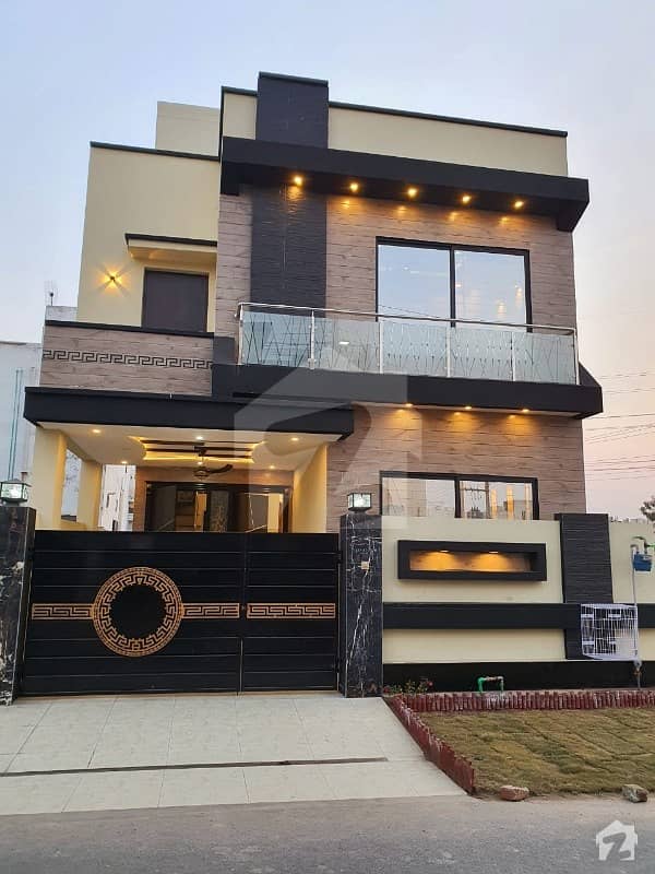 Luxury House In DHA Rahbar J Block