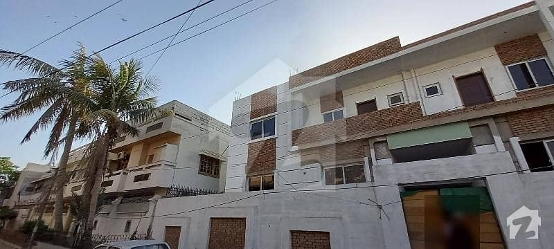باتھ آئی لینڈ کراچی میں 3 کمروں کا 9 مرلہ فلیٹ 4.65 کروڑ میں برائے فروخت۔