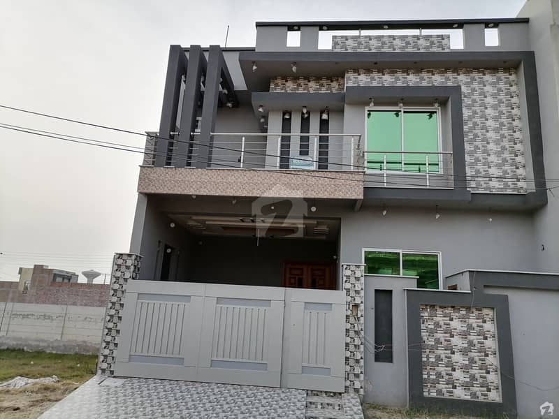 A Stunning House Is Up For Grabs In Samundari Road Faisalabad