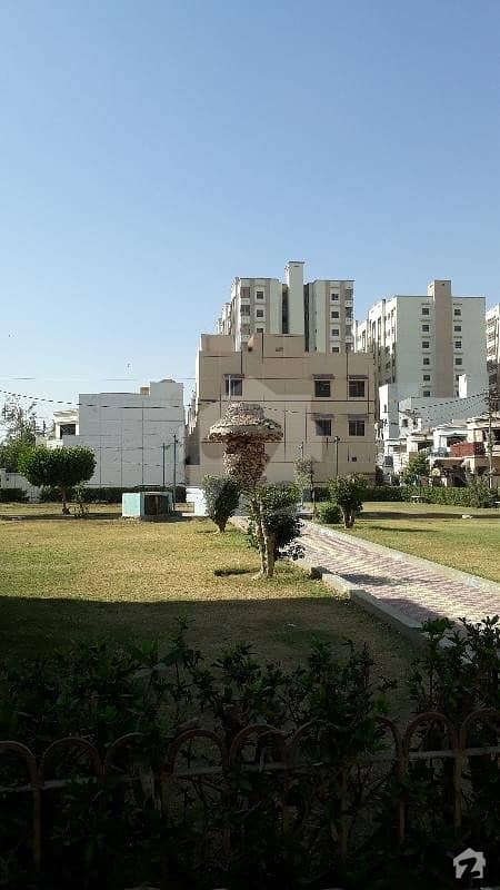 سمیرا بنگلوز سکیم 33 - سیکٹر 34-اے سکیم 33 کراچی میں 5 کمروں کا 5 مرلہ مکان 2 کروڑ میں برائے فروخت۔