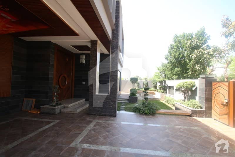 2 Kanal Bungalow Brand New Very Prime Location For Sale At Phase 1
