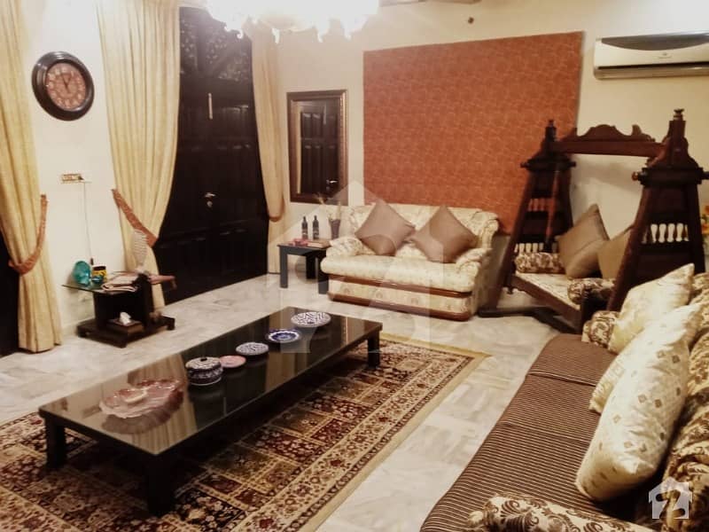 ڈی ایچ اے فیز 5 ڈی ایچ اے کراچی میں 4 کمروں کا 16 مرلہ مکان 7.5 کروڑ میں برائے فروخت۔