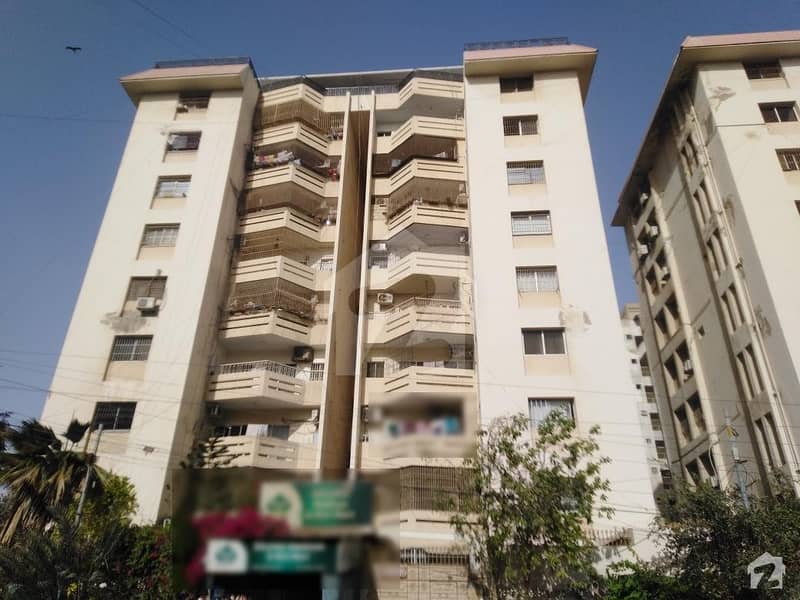 فریرے ٹاؤن کراچی میں 3 کمروں کا 9 مرلہ فلیٹ 2.9 کروڑ میں برائے فروخت۔
