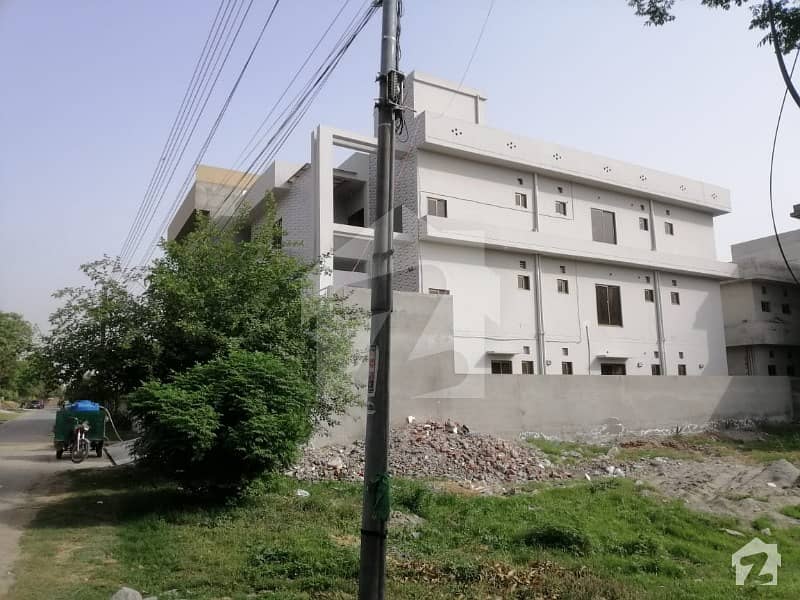 ائیر لائن ہاؤسنگ سوسائٹی لاہور میں 11 کمروں کا 1 کنال عمارت 5.2 کروڑ میں برائے فروخت۔