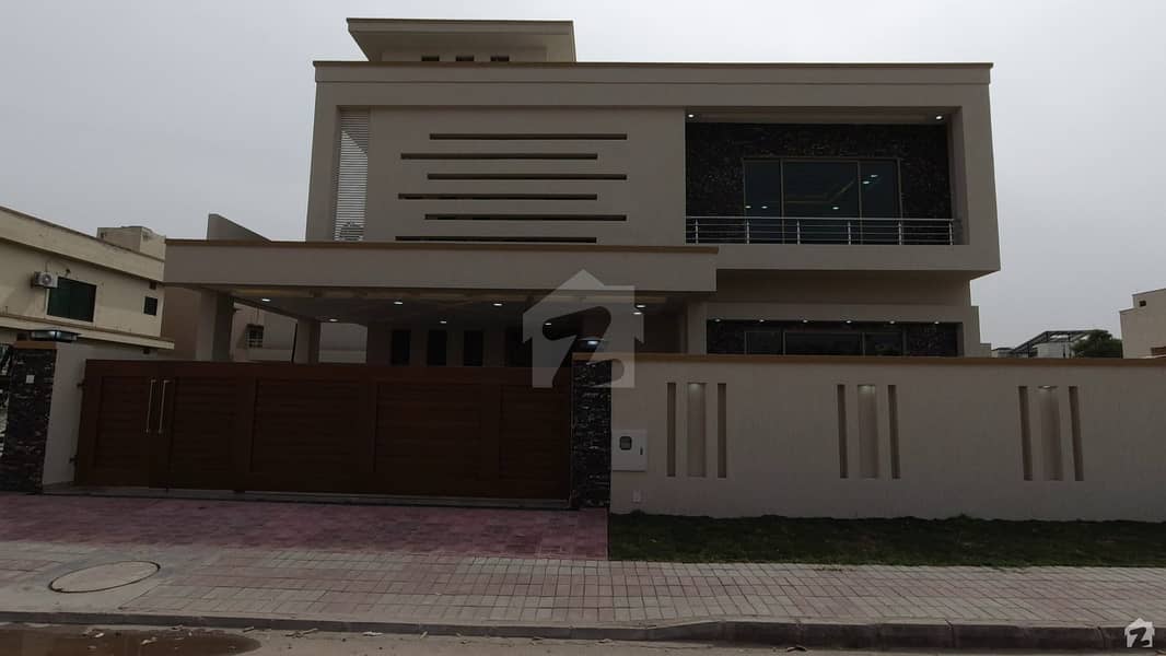 1 Kanal Beautiful Designer  House In Bahria Town Phase 4