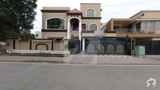 1 Kanal House Available For Sale In Bahria Town 1 Kanal House Available For Sale In Bahria Town