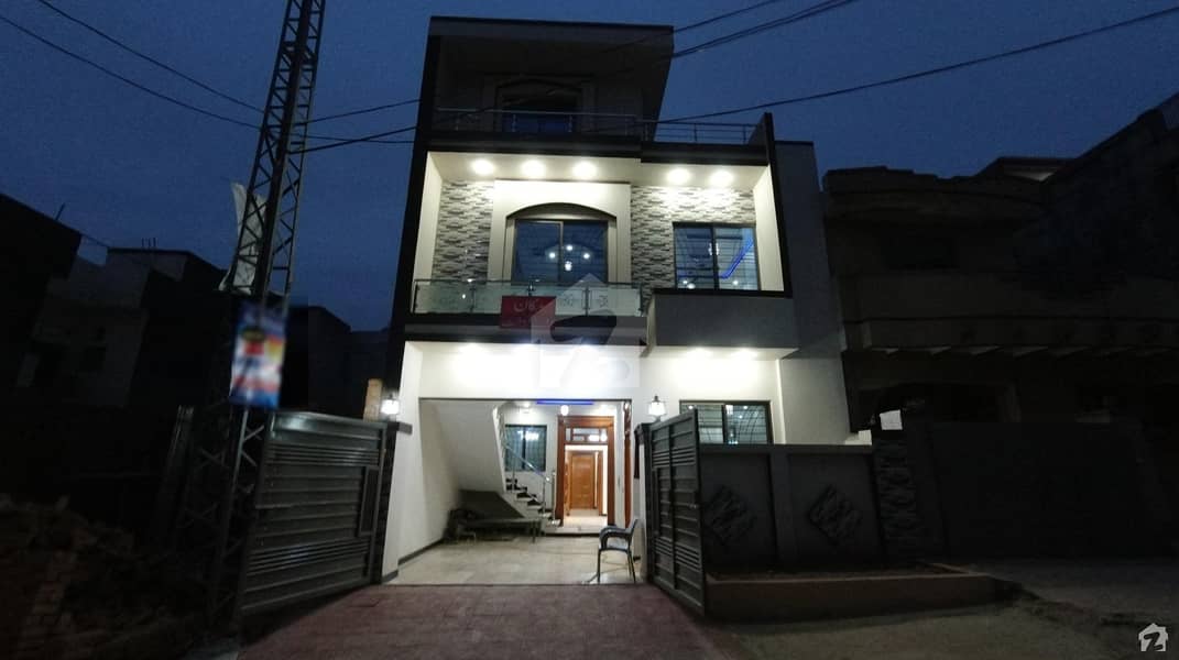 ائیرپورٹ ہاؤسنگ سوسائٹی - سیکٹر 4 ائیرپورٹ ہاؤسنگ سوسائٹی راولپنڈی میں 4 کمروں کا 5 مرلہ مکان 1.15 کروڑ میں برائے فروخت۔