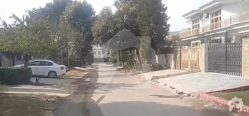 ایف ۔ 10/4 ایف ۔ 10 اسلام آباد میں 6 کمروں کا 1 کنال مکان 9.75 کروڑ میں برائے فروخت۔ ایف ۔ 10/4 ایف ۔ 10 اسلام آباد میں 6 کمروں کا 1 کنال مکان 9.75 کروڑ میں برائے فروخت۔