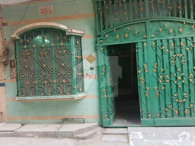 چوبرجی لاہور میں 4 کمروں کا 4 مرلہ مکان 1.05 کروڑ میں برائے فروخت۔