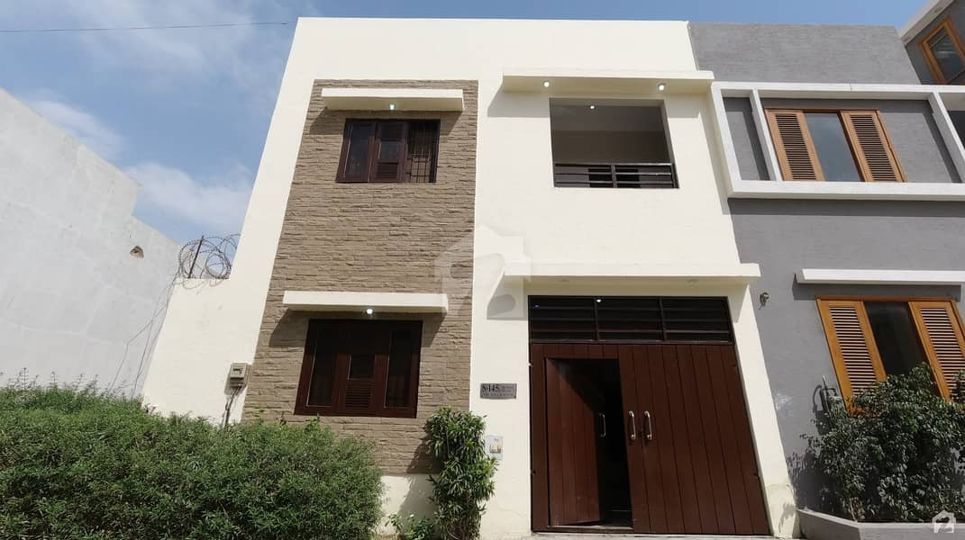 ڈی ایچ اے فیز 7 ایکسٹینشن ڈی ایچ اے ڈیفینس کراچی میں 4 کمروں کا 4 مرلہ مکان 3 کروڑ میں برائے فروخت۔