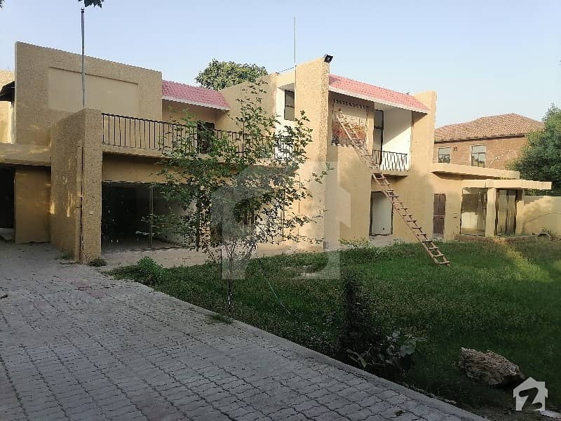 کینٹ لاہور میں 4 کمروں کا 1.3 کنال مکان 8 کروڑ میں برائے فروخت۔