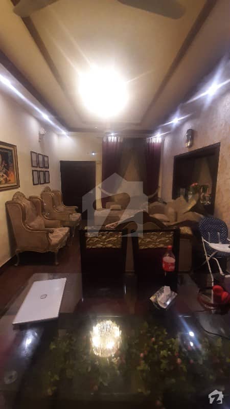 کینال ویو بلاک ڈی کینال ویو لاہور میں 5 کمروں کا 11 مرلہ مکان 2.45 کروڑ میں برائے فروخت۔