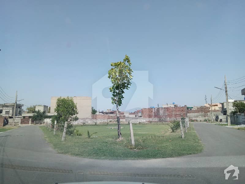 Approximately 16 Marla Paid Facing Park Best Location For Built Home Near Mosque Market And Main Road Plot For Sale