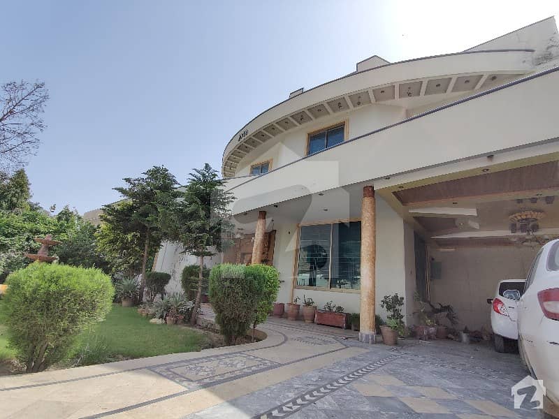 سول لائنز جوہر آباد میں 5 کمروں کا 1.05 کنال مکان 5.5 کروڑ میں برائے فروخت۔