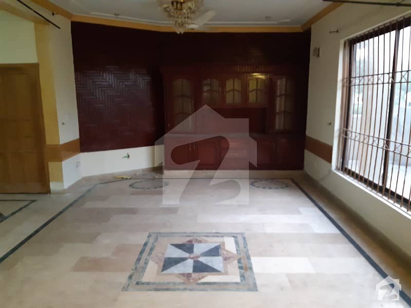 500syd Beautifull Upper Portion For Rent In E-11 Islamabad  -3 Beds With 3 Attached Bath
