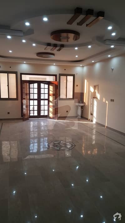Gulshan-e-maymar, Newly Constructed 450 Sq Yd  Corner Portion (First Floor)  Available On Rent In Sector S/ii On Main 70 Feet\