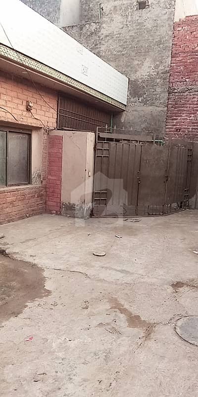 فتح ولاز لاہور میں 1 کمرے کا 4 مرلہ مکان 45 لاکھ میں برائے فروخت۔ فتح ولاز لاہور میں 1 کمرے کا 4 مرلہ مکان 45 لاکھ میں برائے فروخت۔
