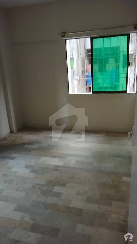 750 Square Feet Spacious Flat Available In Gulshan-e-Iqbal Town For Rent