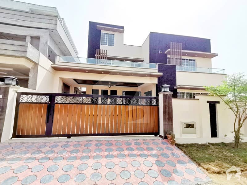1 Kanal Most Beautiful Elegant And Luxurious Bungalow Up For Sale